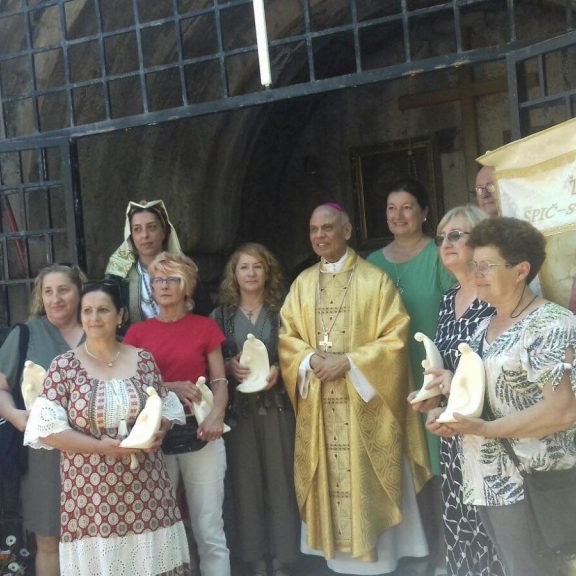 Ususret Tijelovu održan koncert duhovne glazbe na ostatcima Ratačke opatije