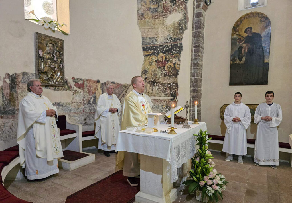 2-IMG-767d87b398bfc68e8ce21efef6fb48b0-V